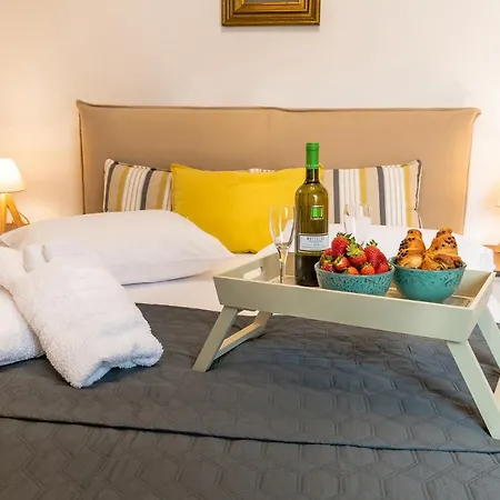 Xenia * Nea Iraklitsa